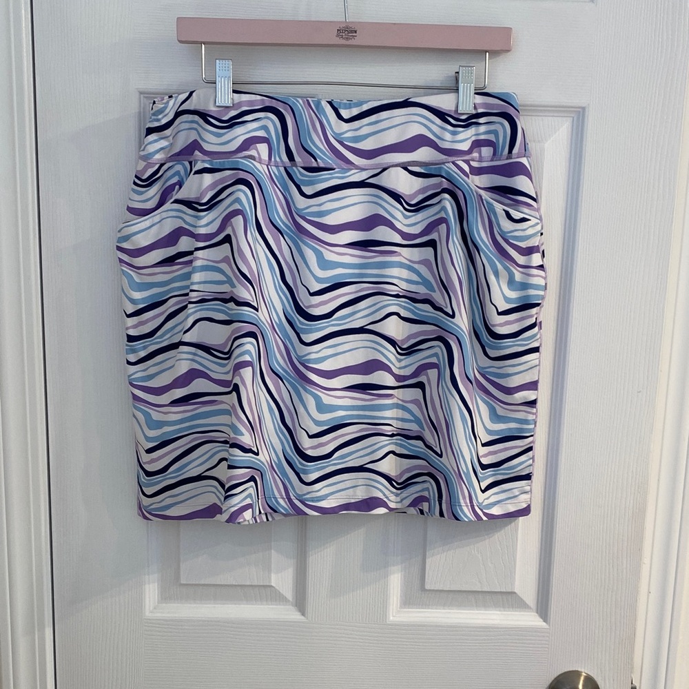 Coolibar Golf Skort Multicolor Wave Pattern, size Large, UV Protection